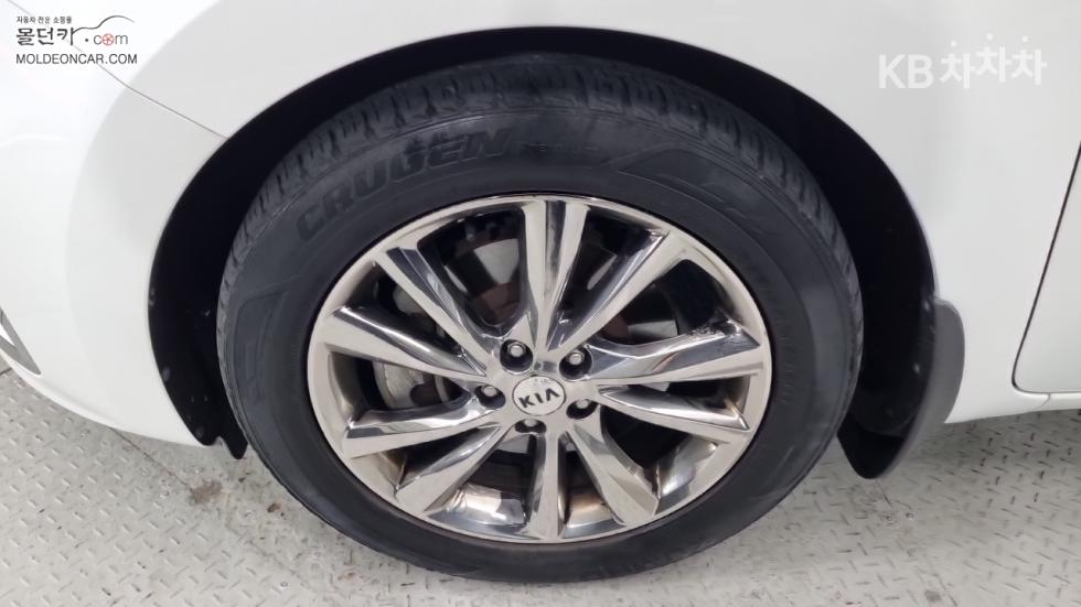Kia Carnival — miniaturë 6