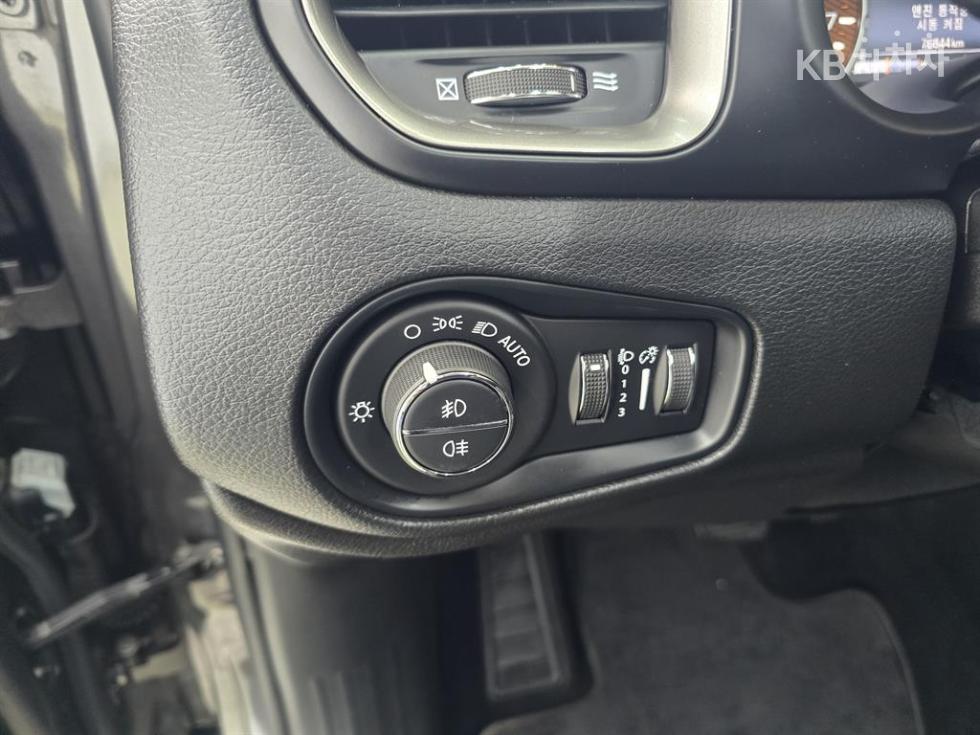 Jeep Renegade, 2021, фотография 8