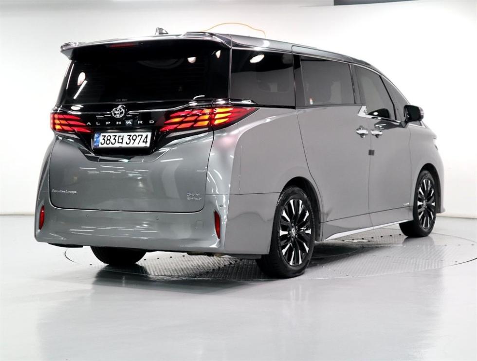 Toyota Alphard — miniaturë 3
