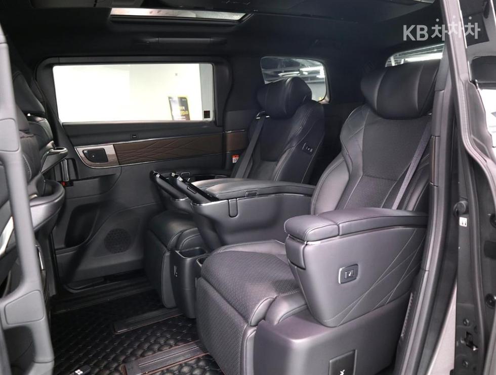 Toyota Alphard — miniaturë 9
