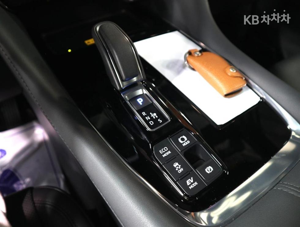 Toyota Alphard — miniaturë 10