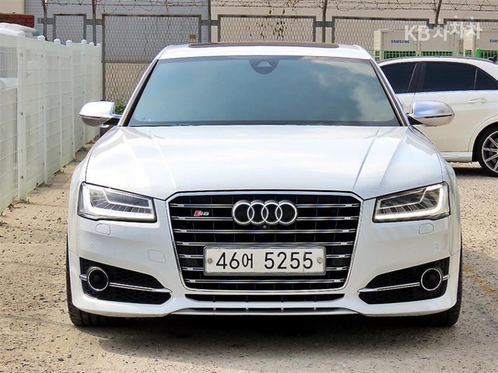 Audi S8