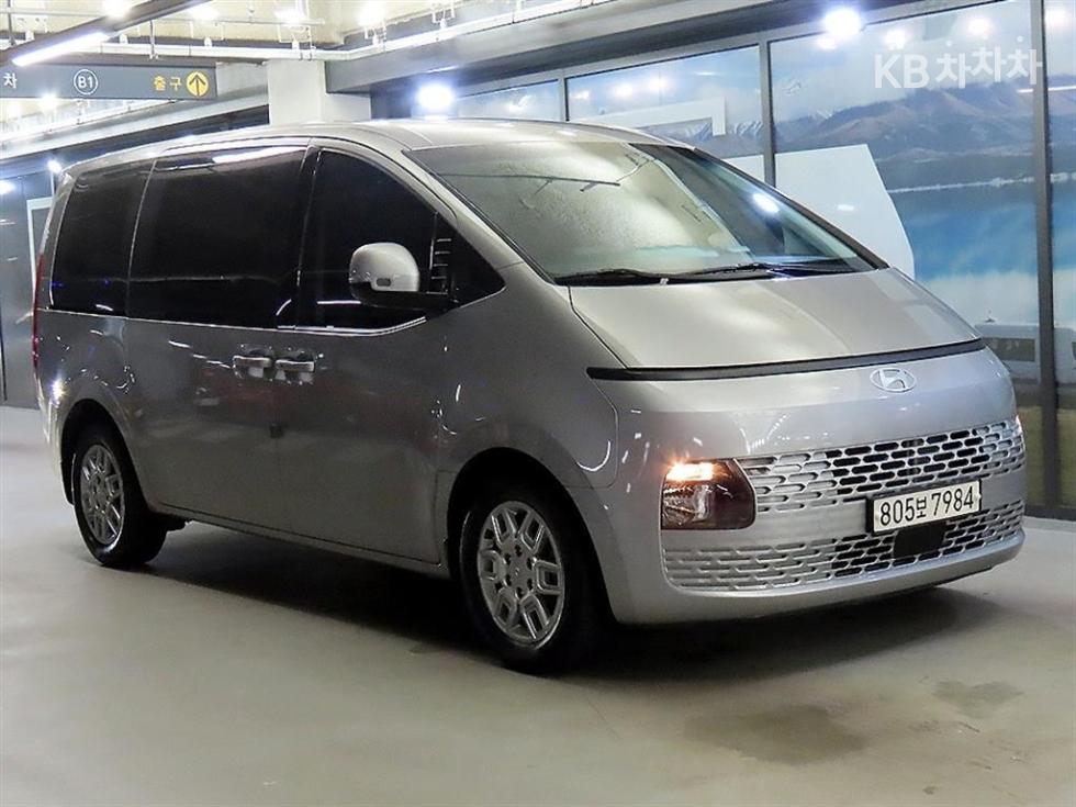 Hyundai Staria