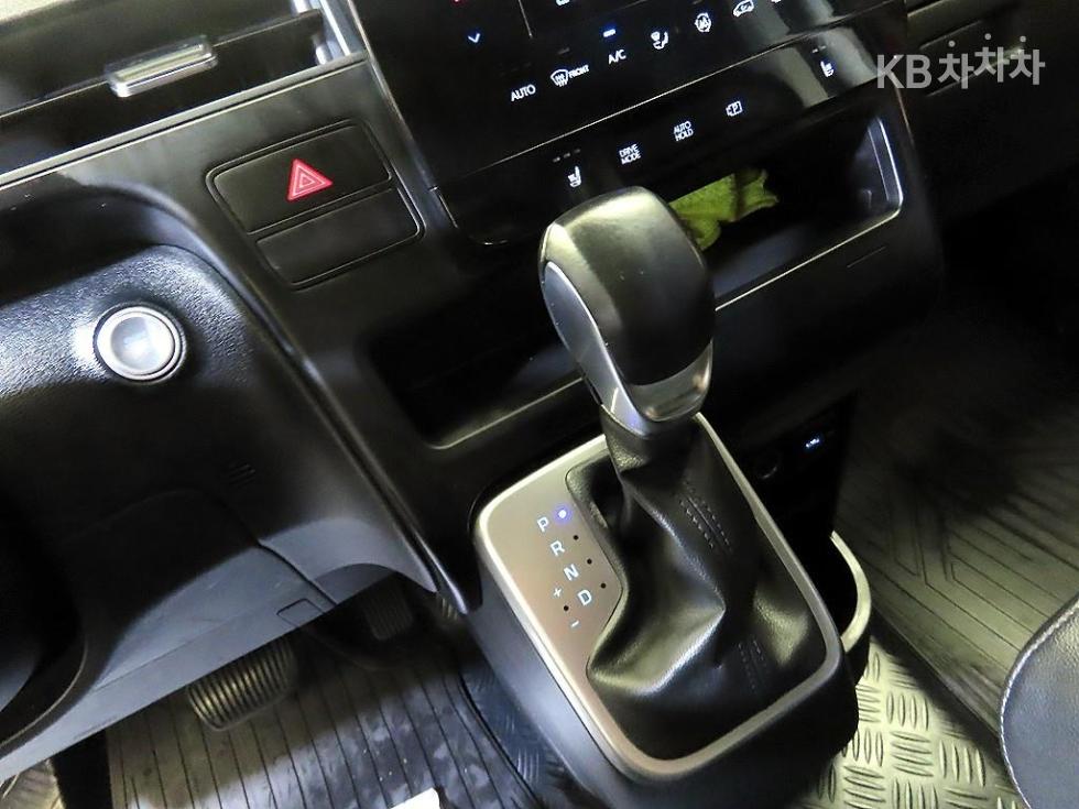Hyundai Staria — miniaturë 12