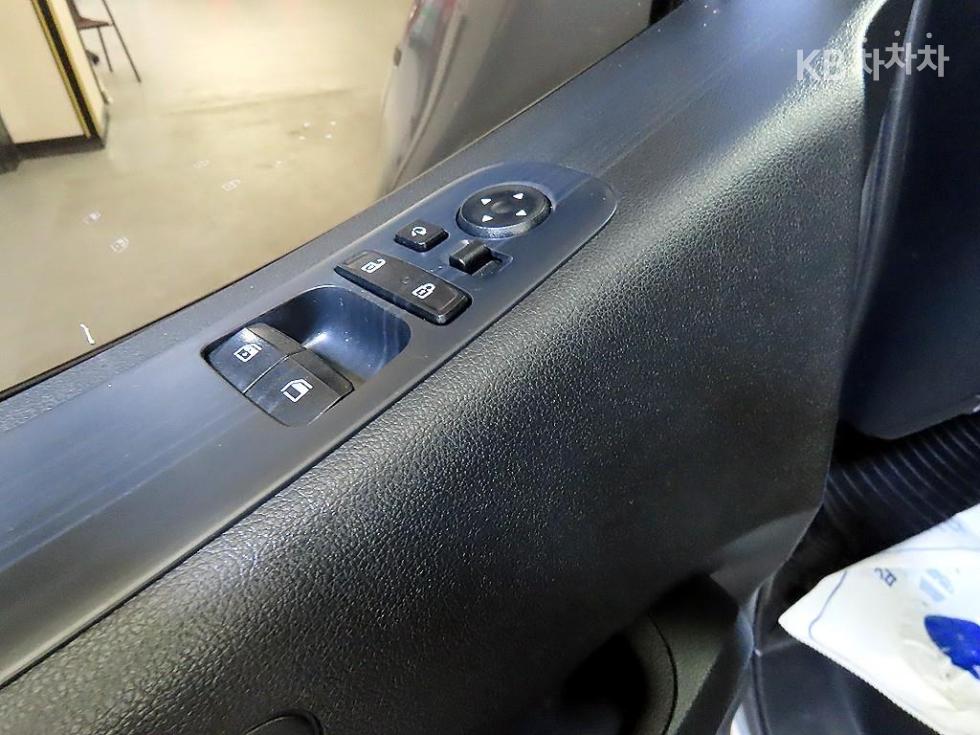Hyundai Staria — miniaturë 13
