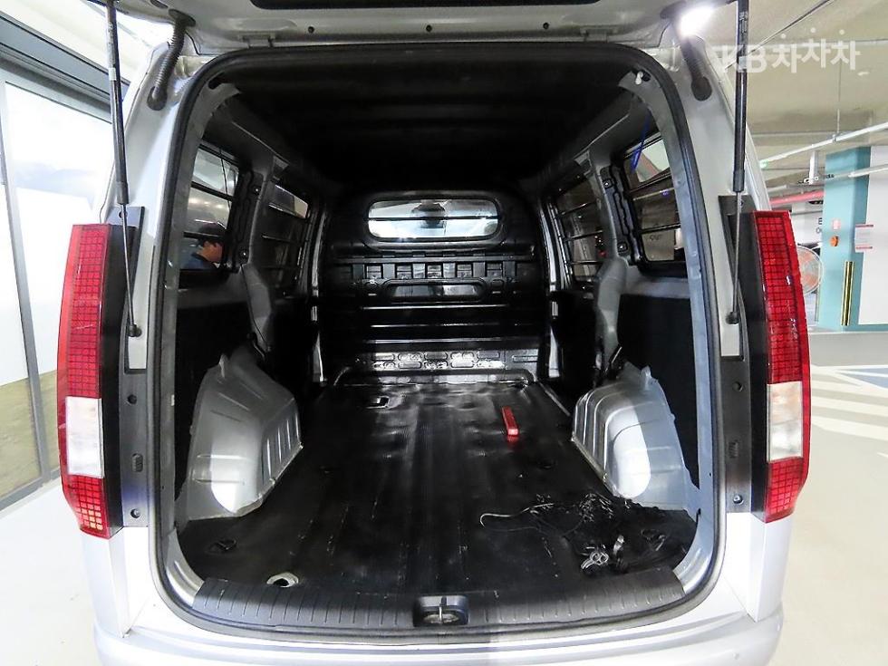 Hyundai Staria — miniaturë 17