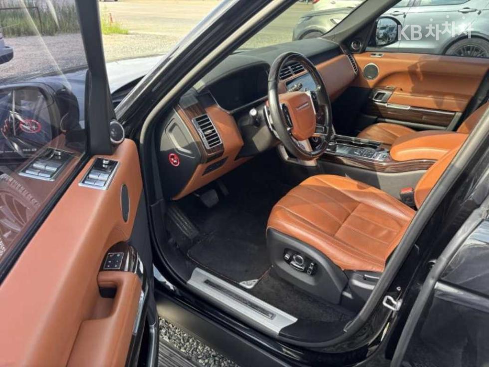 2017 Land Rover Used Car photo