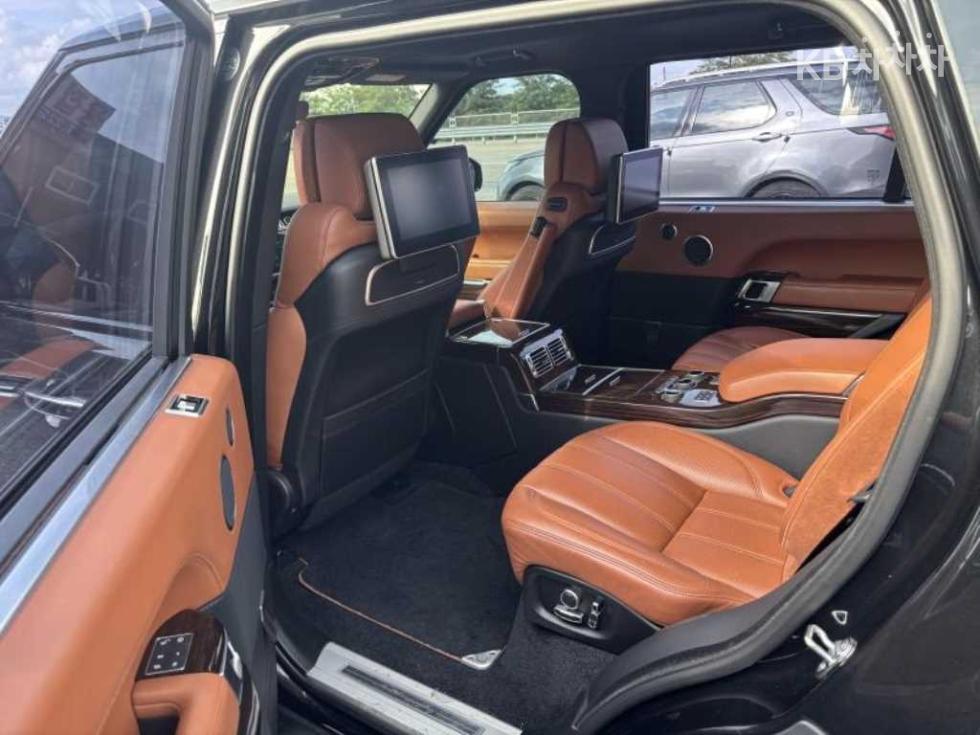 2017 Land Rover Used Car photo