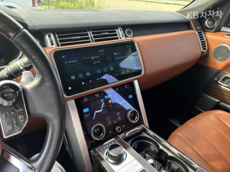 2017 Land Rover Used Car photo