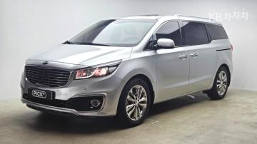 Kia Carnival 9-seater Prestige — foto 1