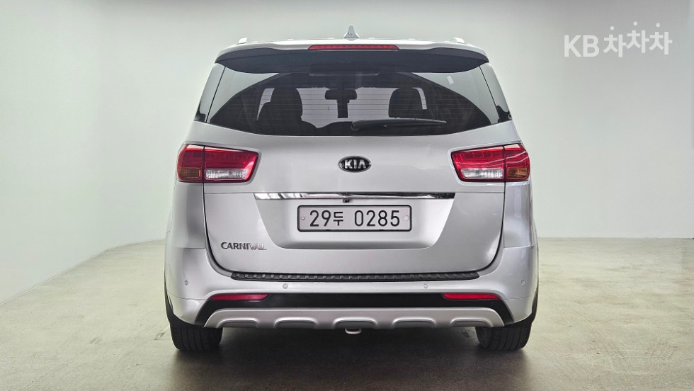 Kia Carnival — miniaturë 4