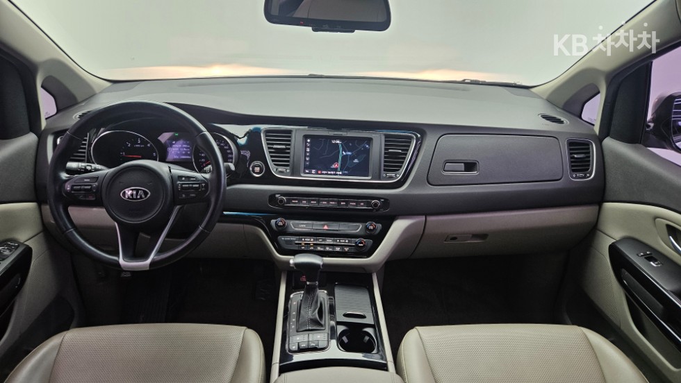 Kia Carnival — miniaturë 7
