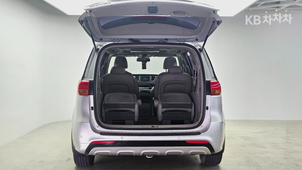 Kia Carnival — miniaturë 20