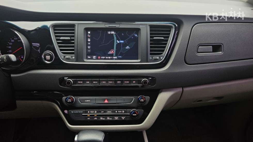 Kia Carnival — miniaturë 14
