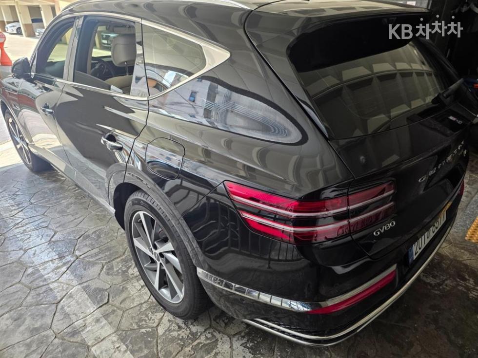 2025 Genesis GV80 photo