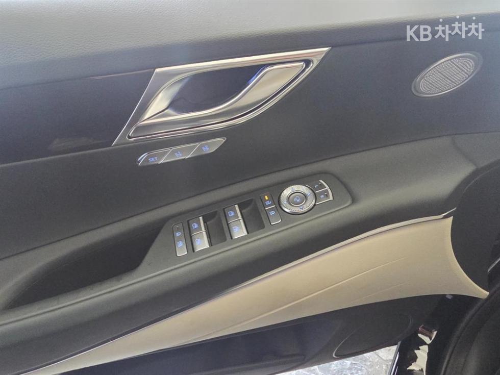 2025 Genesis GV80 photo