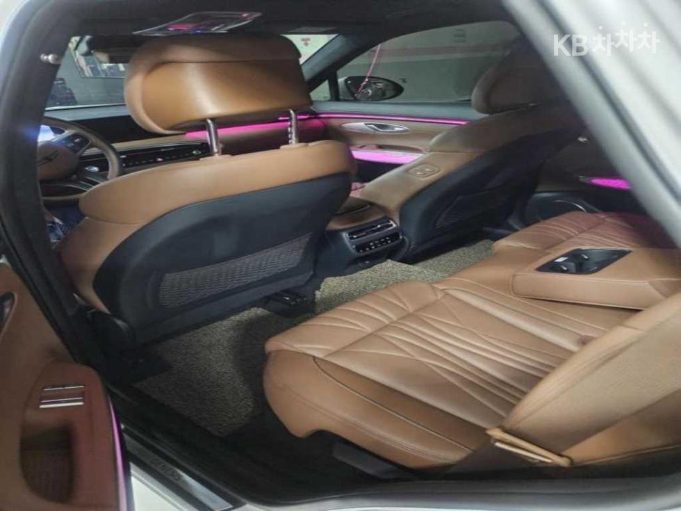 2024 Genesis GV70 photo