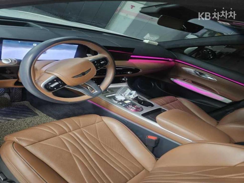 2024 Genesis GV70 photo