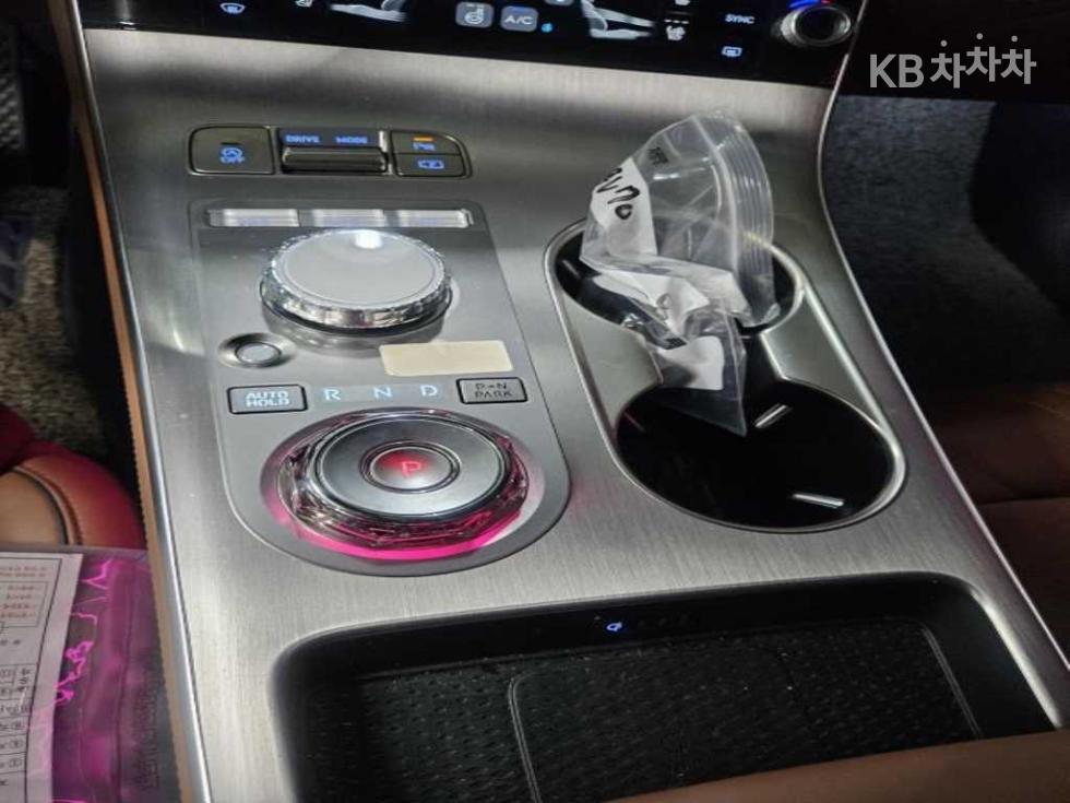2024 GV70 — Korean used car export from SH GLOBAL