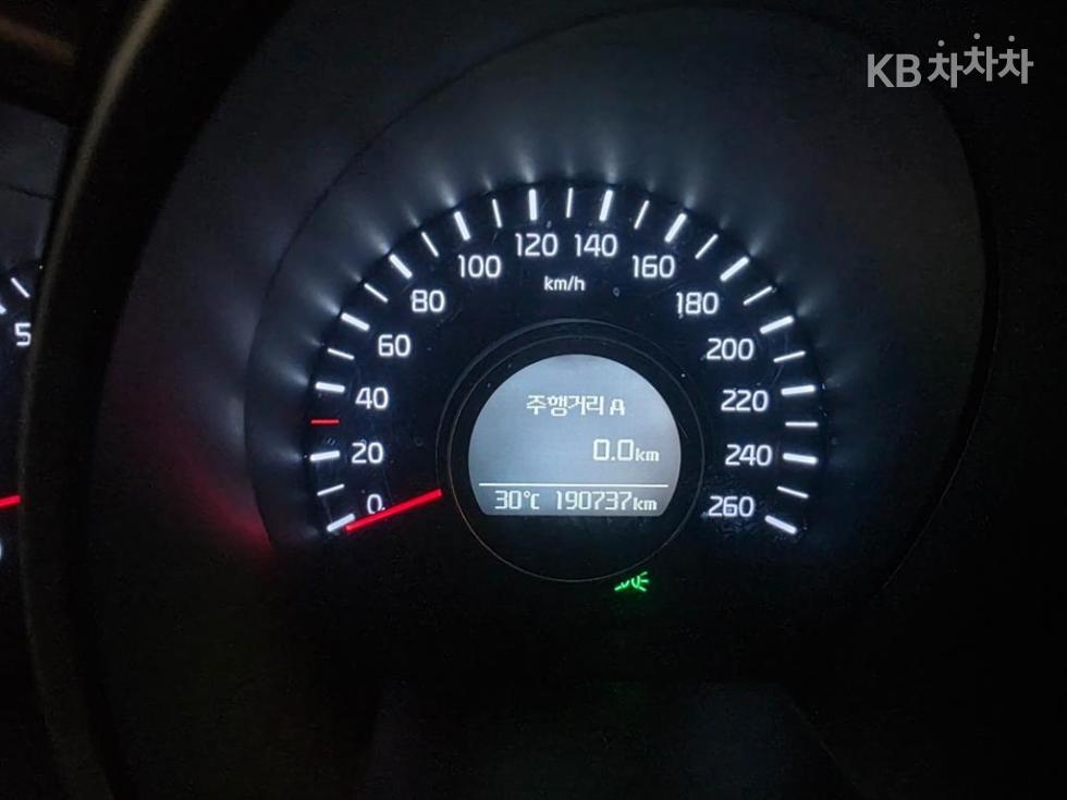Kia K5 — miniaturë 5