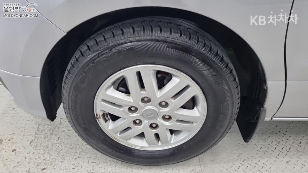 Hyundai Starex — miniaturë 6