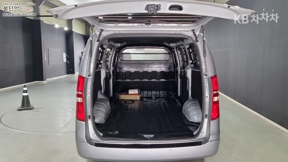 Hyundai Starex — miniaturë 18