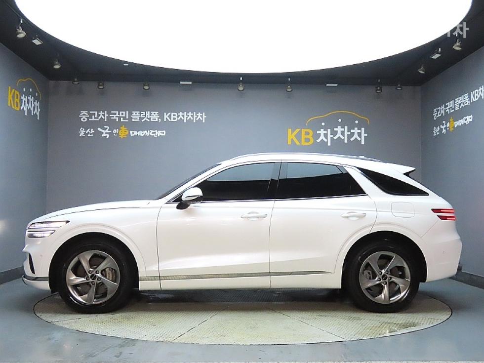 2025 Genesis GV70 photo