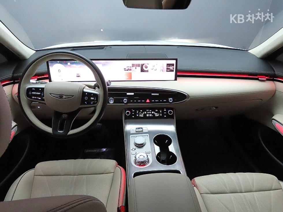 2025 Genesis GV70 photo