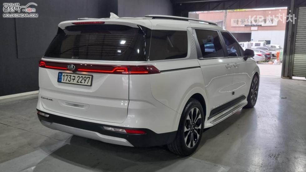 Kia Carnival — miniaturë 2