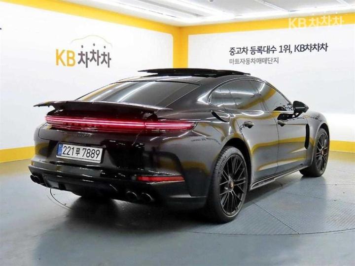 Porsche Panamera — miniaturë 3