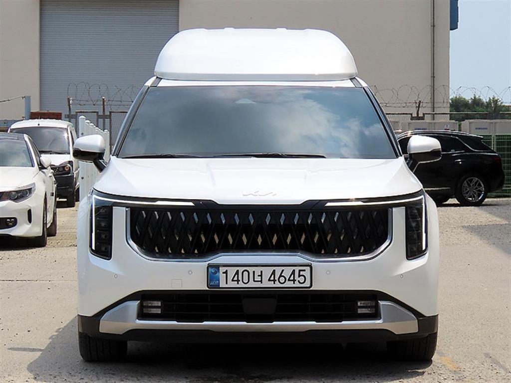 2024 Kia 4 photo