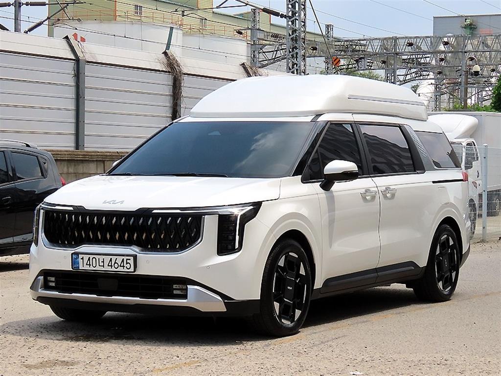 2024 Kia 4 photo