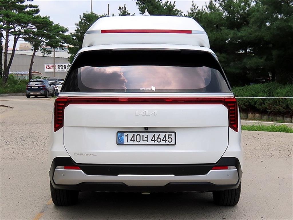 2024 Kia 4 photo