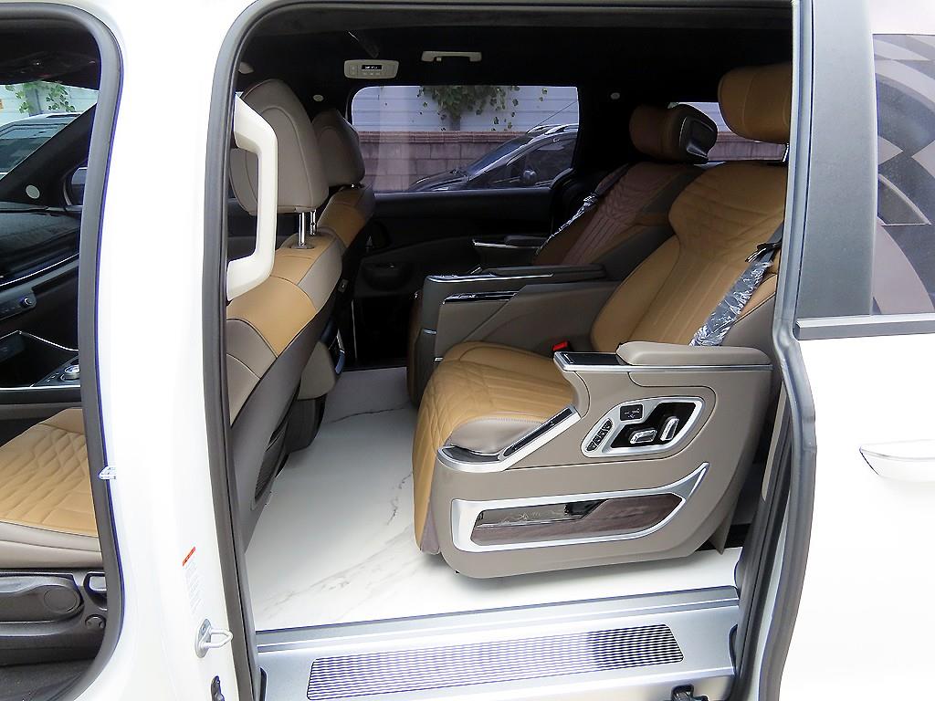 2024 Kia 4 photo