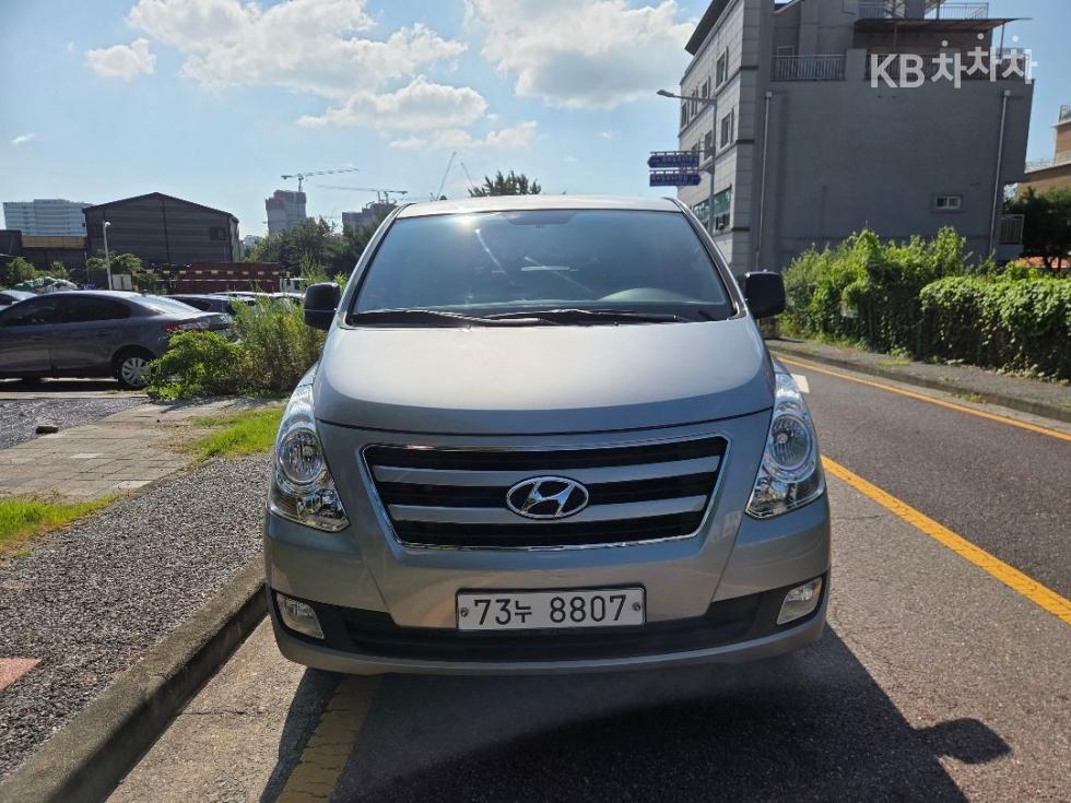Hyundai Grand Starex