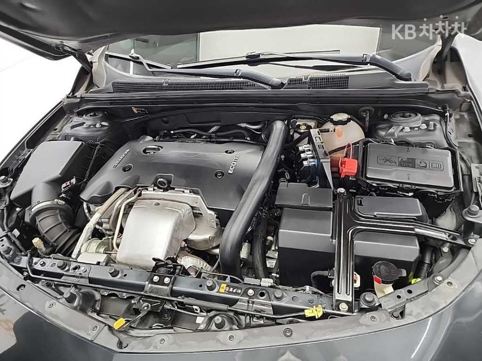 Chevrolet Malibu — miniaturë 5