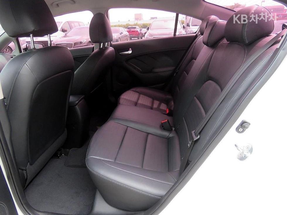 Kia K3 — miniaturë 6