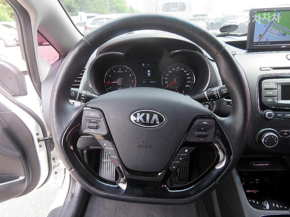 Kia K3 — miniaturë 8