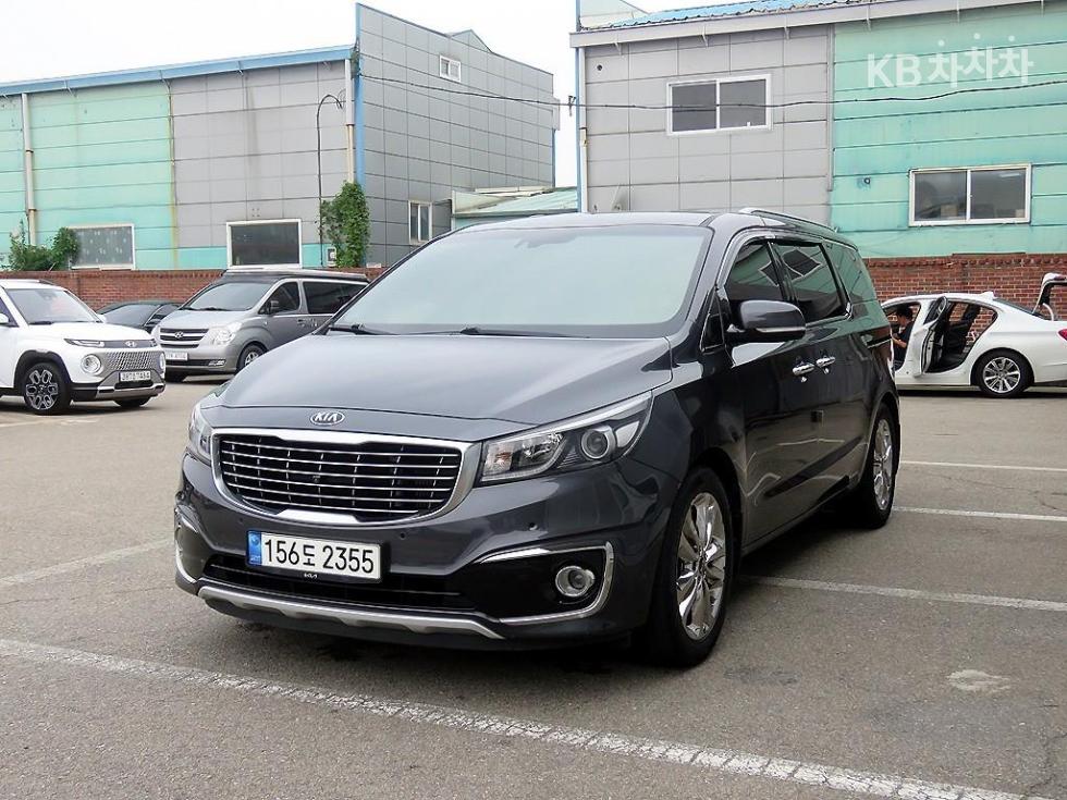 Kia Carnival — miniaturë 2