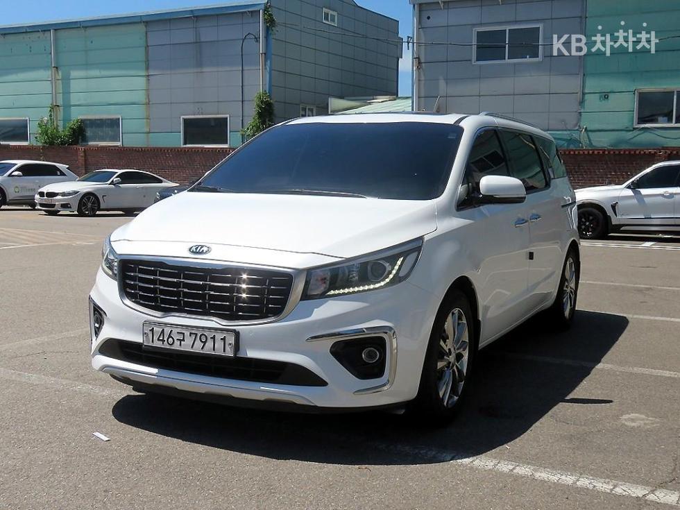 Kia Carnival — miniaturë 2