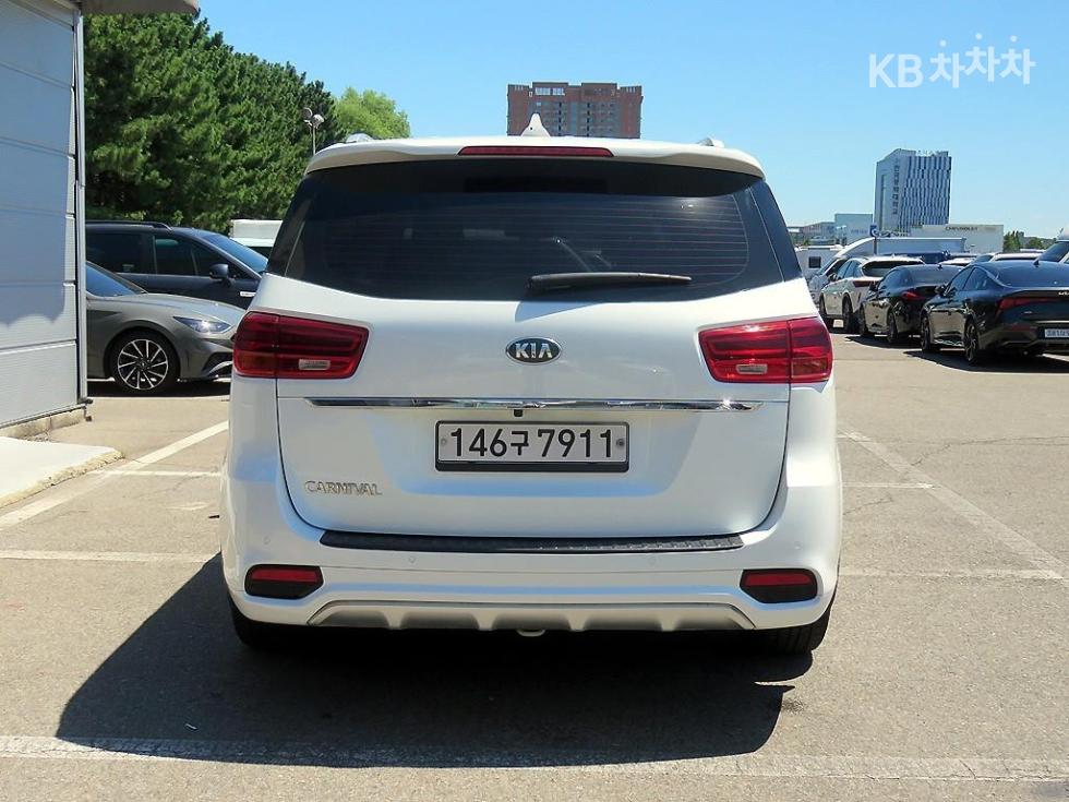 Kia Carnival — miniaturë 3