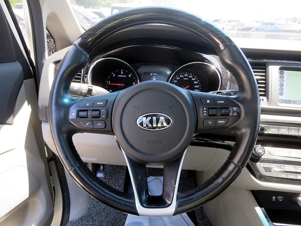 Kia Carnival — miniaturë 10