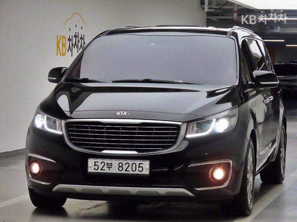 Kia Carnival — miniaturë 2