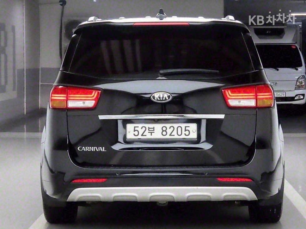 Kia Carnival — miniaturë 3