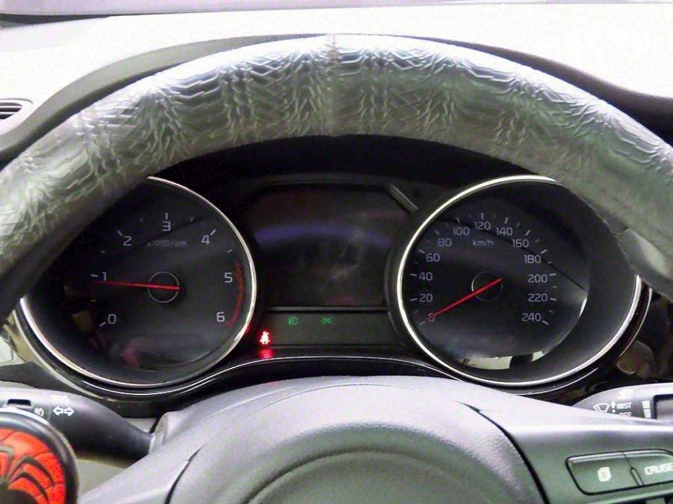 Kia Carnival — miniaturë 5