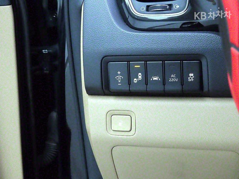 Kia Carnival — miniaturë 11