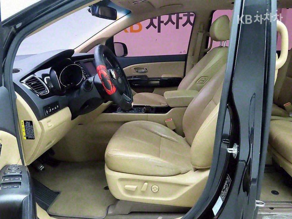 Kia Carnival — miniaturë 13
