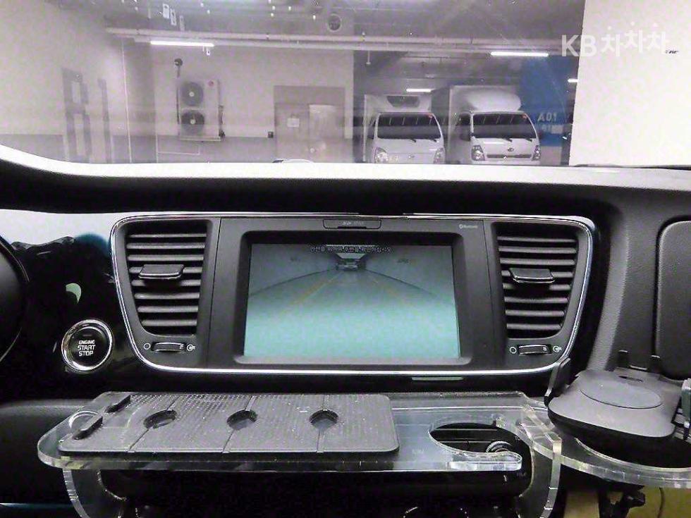 Kia Carnival — miniaturë 17