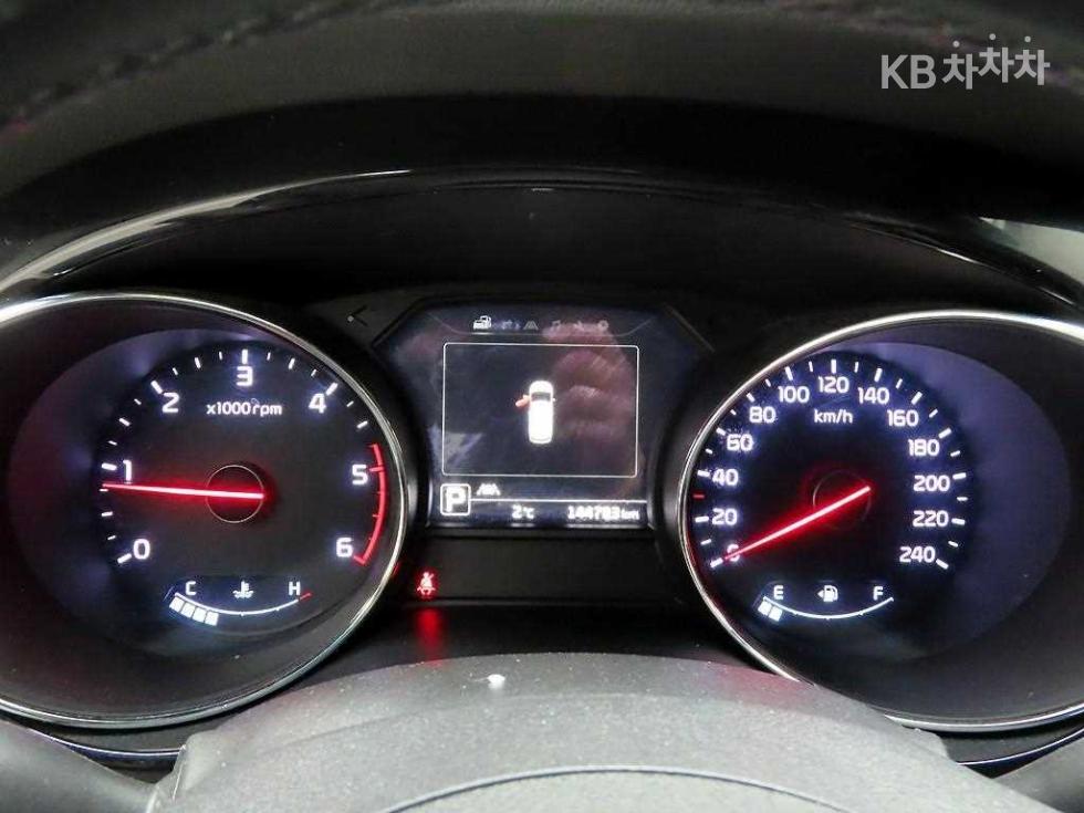 Kia Carnival — miniaturë 5