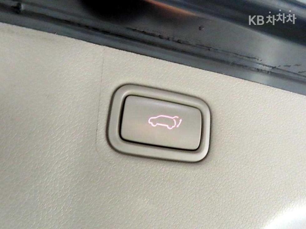 Kia Carnival — miniaturë 16